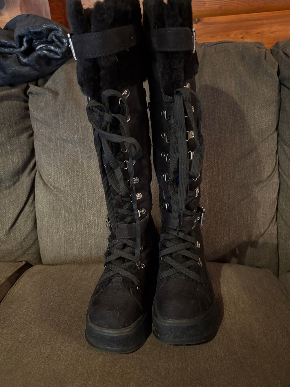 Platform Lace-Up Knee-High Winter Boots - Black size 7